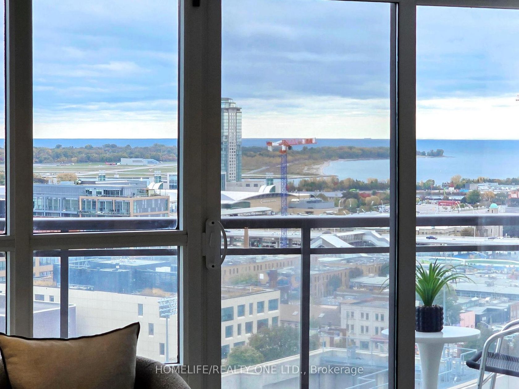 Photo 10 at 2003 - 38 Joe Shuster Way, South Parkdale, Toronto Photo 10 at 2003 - 38 Joe Shuster Way, South Parkdale, Toronto