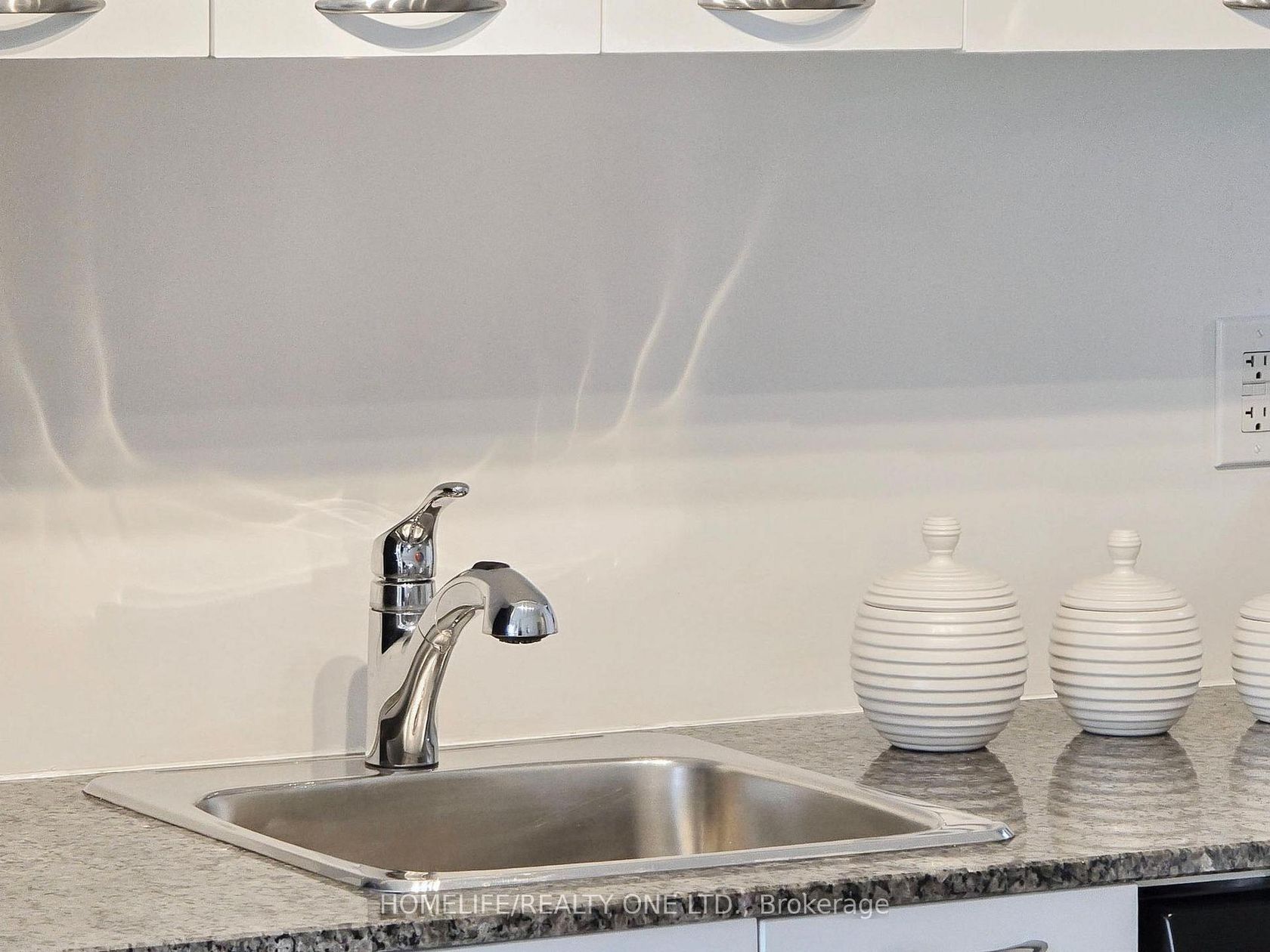 Photo 18 at 2003 - 38 Joe Shuster Way, South Parkdale, Toronto Photo 18 at 2003 - 38 Joe Shuster Way, South Parkdale, Toronto