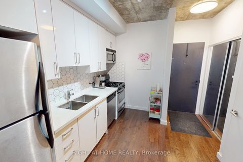 Photo 6 at 403 - 1 Shaw Street, Niagara, Toronto