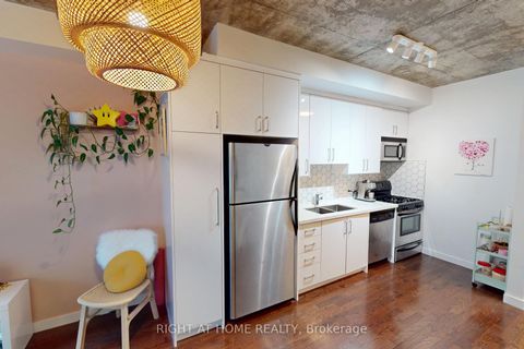 Photo 9 at 403 - 1 Shaw Street, Niagara, Toronto