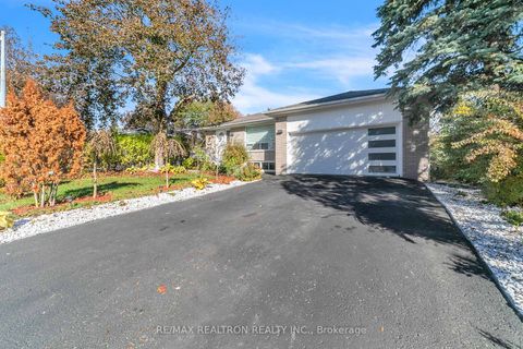 Photo 1 at 4 Boulding Drive, Aurora Heights, Aurora