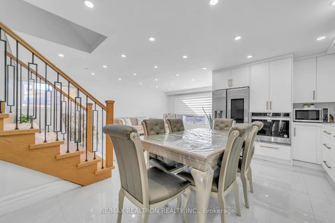 Photo 8 at 4 Boulding Drive, Aurora Heights, Aurora