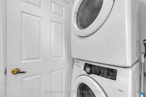 Photo 20 at 4 Boulding Drive, Aurora Heights, Aurora