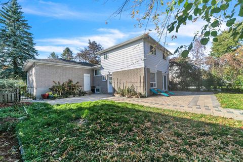 Photo 30 at 4 Boulding Drive, Aurora Heights, Aurora