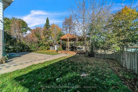 Photo 31 at 4 Boulding Drive, Aurora Heights, Aurora