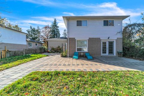 Photo 33 at 4 Boulding Drive, Aurora Heights, Aurora