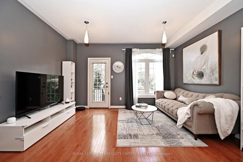 Photo 6 at 20 - 38 Hunt Avenue, Mill Pond, Richmond Hill