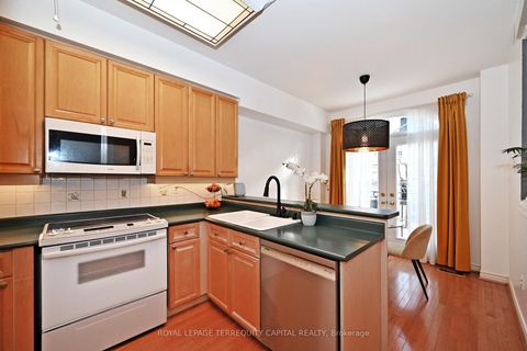 Photo 12 at 20 - 38 Hunt Avenue, Mill Pond, Richmond Hill