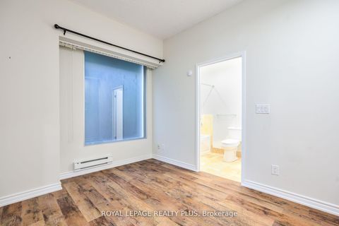 Photo 11 at 1706 - 1 King Street W, Bay Street Corridor, Toronto