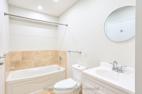 Photo 13 at 1706 - 1 King Street W, Bay Street Corridor, Toronto