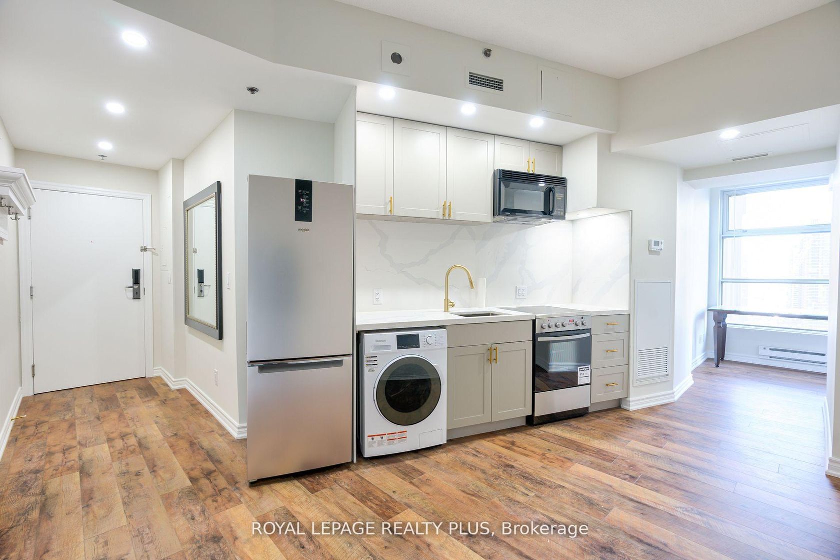 Photo 3 at 1706 - 1 King Street W, Bay Street Corridor, Toronto Photo 3 at 1706 - 1 King Street W, Bay Street Corridor, Toronto