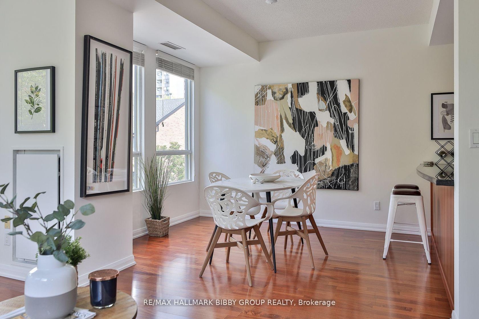 Photo 6 at P302 - 25 Soho Street, Chinatown, Toronto Photo 6 at P302 - 25 Soho Street, Chinatown, Toronto