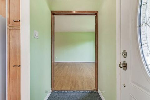 Photo 5 at 1232 Napier Crescent, CP College Park, Oakville