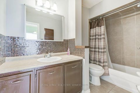 Photo 16 at 1232 Napier Crescent, CP College Park, Oakville