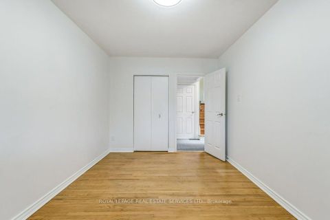 Photo 28 at 1232 Napier Crescent, CP College Park, Oakville