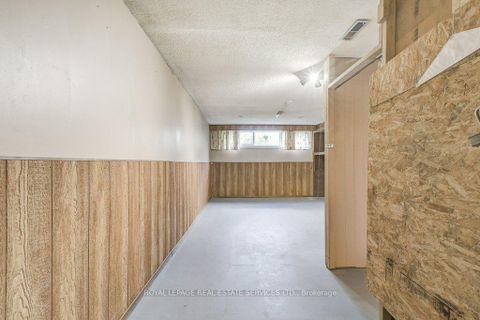 Photo 31 at 1232 Napier Crescent, CP College Park, Oakville