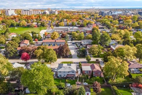 Photo 47 at 1232 Napier Crescent, CP College Park, Oakville