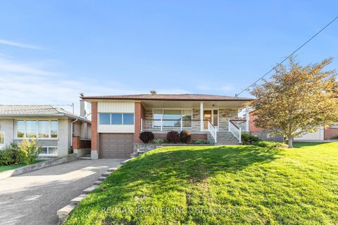 Photo 2 at 75 Monclova Road, CFB, Toronto Photo 2 at 75 Monclova Road, CFB, Toronto