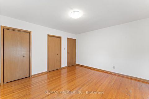 Photo 12 at 75 Monclova Road, CFB, Toronto