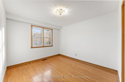 Photo 13 at 75 Monclova Road, CFB, Toronto Photo 13 at 75 Monclova Road, CFB, Toronto