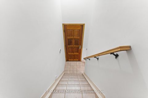 Photo 16 at 75 Monclova Road, CFB, Toronto