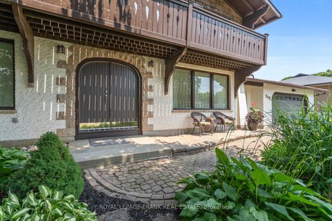 Photo 1 at 848 Swiss Heights, Pinecrest, Oshawa