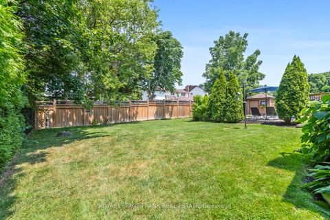 Photo 5 at 848 Swiss Heights, Pinecrest, Oshawa