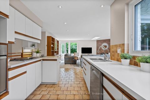 Photo 16 at 848 Swiss Heights, Pinecrest, Oshawa