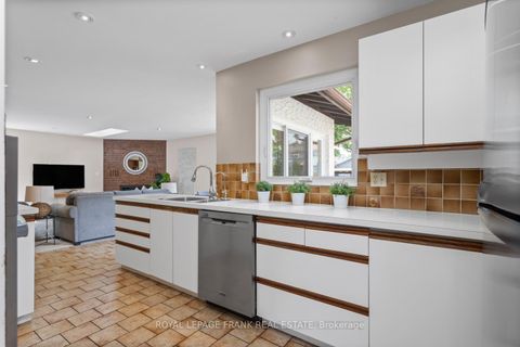 Photo 17 at 848 Swiss Heights, Pinecrest, Oshawa