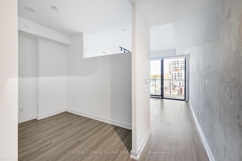 Photo 4 at 708 - 458 Richmond Street W, Waterfront Communities C1, Toronto