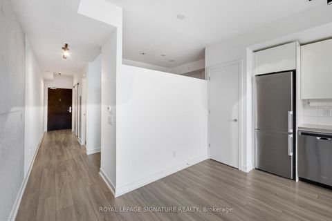 Photo 7 at 708 - 458 Richmond Street W, Waterfront Communities C1, Toronto