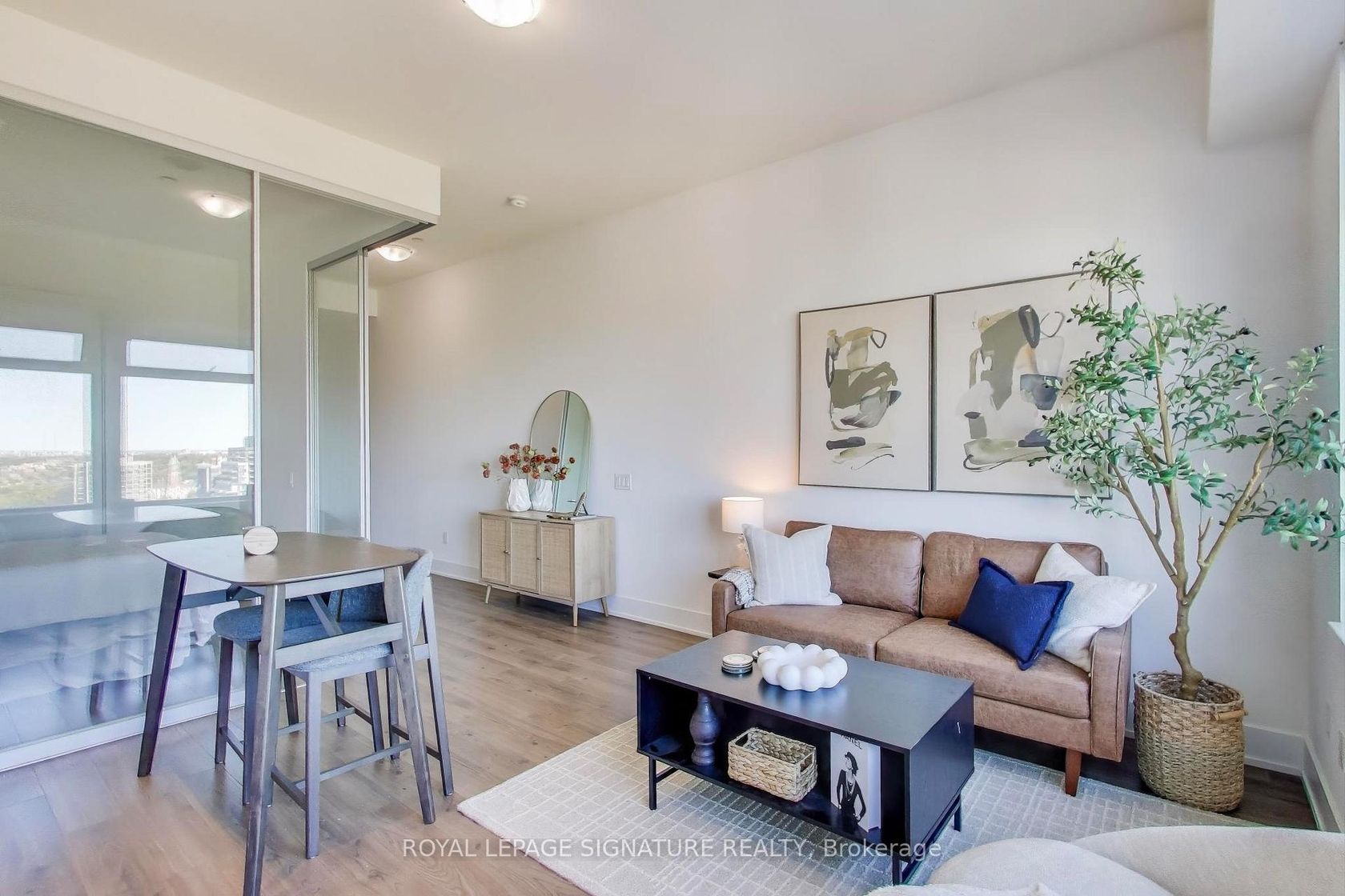 1826 - 111 St Clair Avenue W, St. Clair, Toronto 