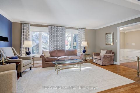 Photo 7 at 9 Montclair Road, Bayview Hill, Richmond Hill