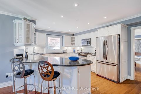 Photo 12 at 9 Montclair Road, Bayview Hill, Richmond Hill