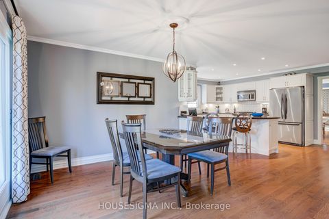 Photo 14 at 9 Montclair Road, Bayview Hill, Richmond Hill