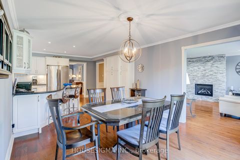 Photo 15 at 9 Montclair Road, Bayview Hill, Richmond Hill