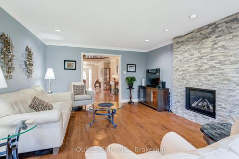 Photo 18 at 9 Montclair Road, Bayview Hill, Richmond Hill