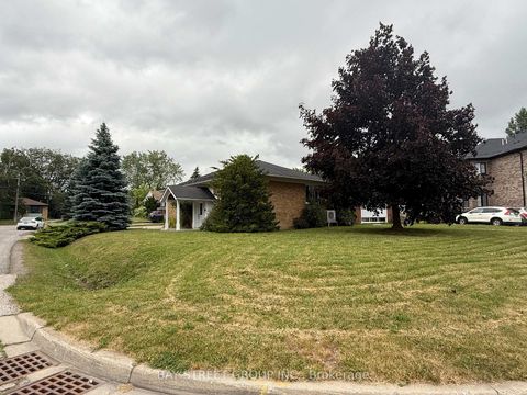 Photo 0 at 126 Cascade Circle, Crosby, Richmond Hill