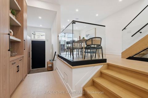 Photo 4 at 32 Westlake Crescent, Lumsden, Toronto