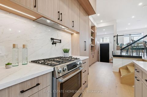 Photo 8 at 32 Westlake Crescent, Lumsden, Toronto