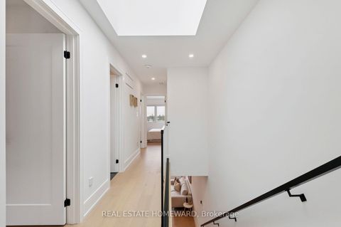 Photo 13 at 32 Westlake Crescent, Lumsden, Toronto