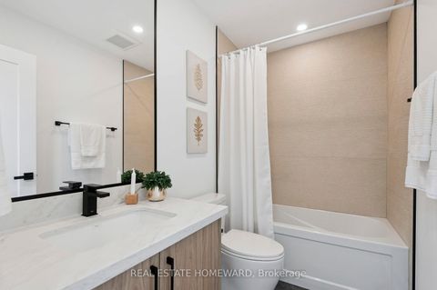 Photo 16 at 32 Westlake Crescent, Lumsden, Toronto