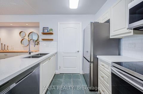 Photo 4 at 808 - 188 Doris Avenue, Willowdale East, Toronto
