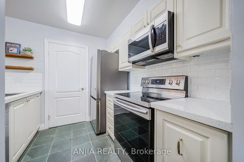 Photo 5 at 808 - 188 Doris Avenue, Willowdale East, Toronto