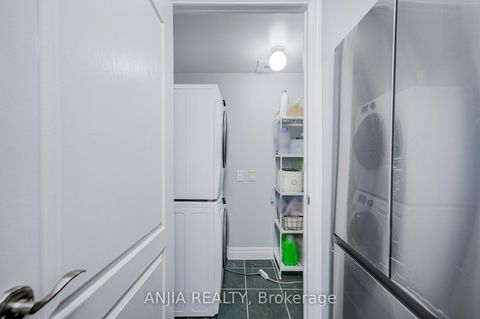 Photo 9 at 808 - 188 Doris Avenue, Willowdale East, Toronto