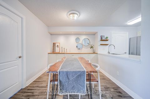 Photo 11 at 808 - 188 Doris Avenue, Willowdale East, Toronto