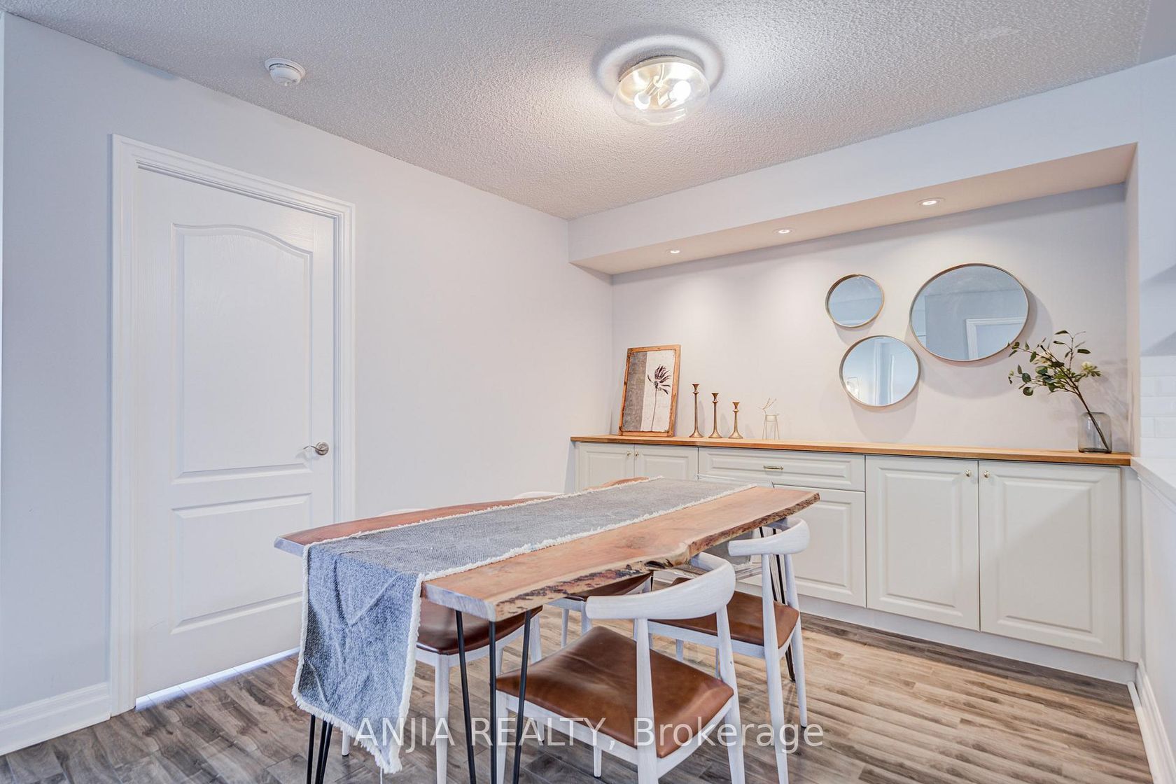 Photo 10 at 808 - 188 Doris Avenue, Willowdale East, Toronto Photo 10 at 808 - 188 Doris Avenue, Willowdale East, Toronto