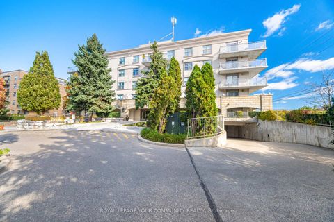 Photo 1 at 218 - 2500 Rutherford Road, Maple, Vaughan
