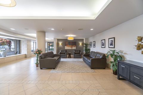 Photo 3 at 218 - 2500 Rutherford Road, Maple, Vaughan
