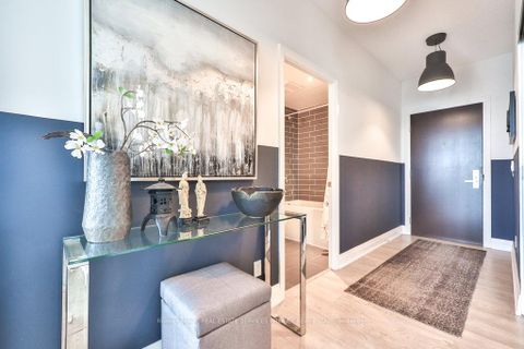 Photo 2 at 1709 - 55 SPEERS Road, QE Queen Elizabeth, Oakville